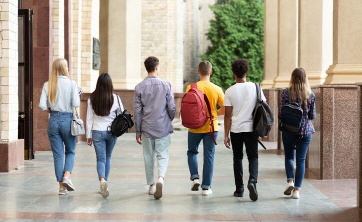 Proposta del Governo studenti a scuola anche di sabato e domenica